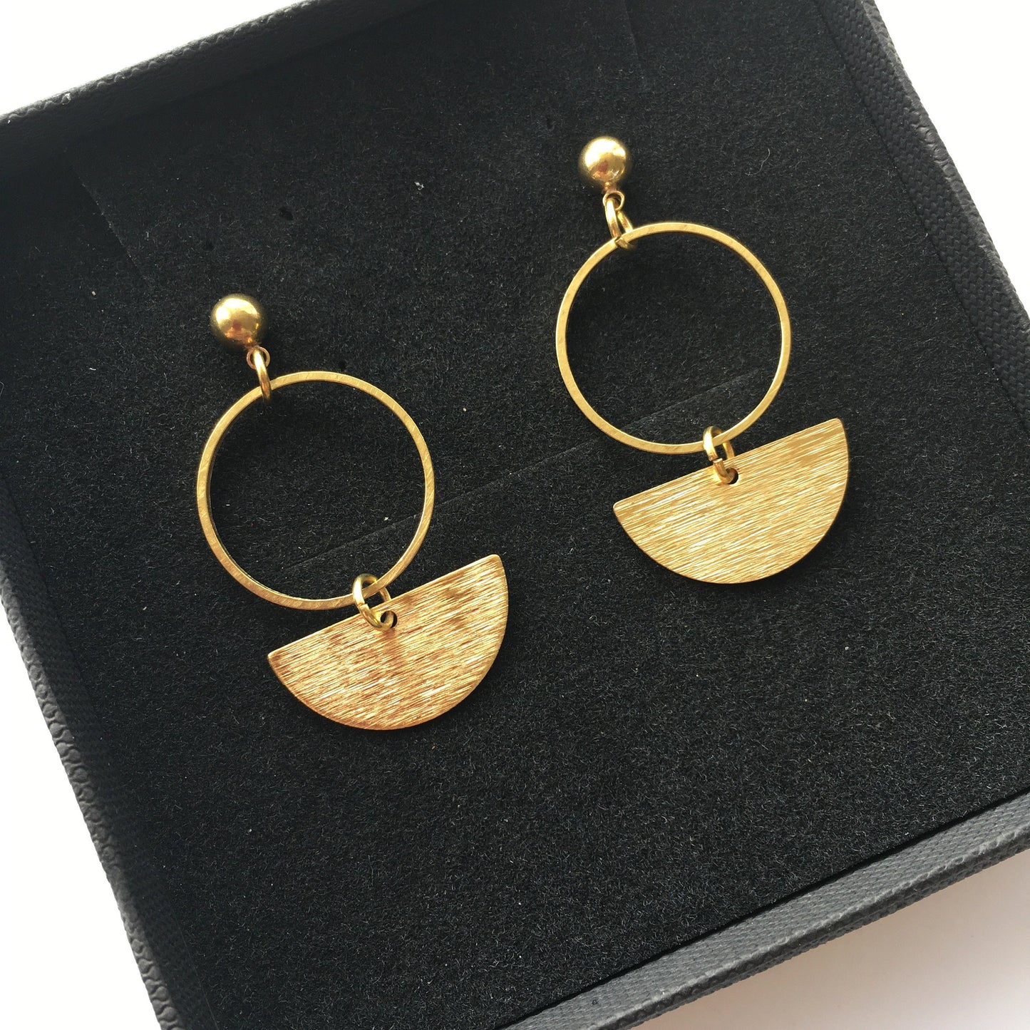 HALF MOON earrings